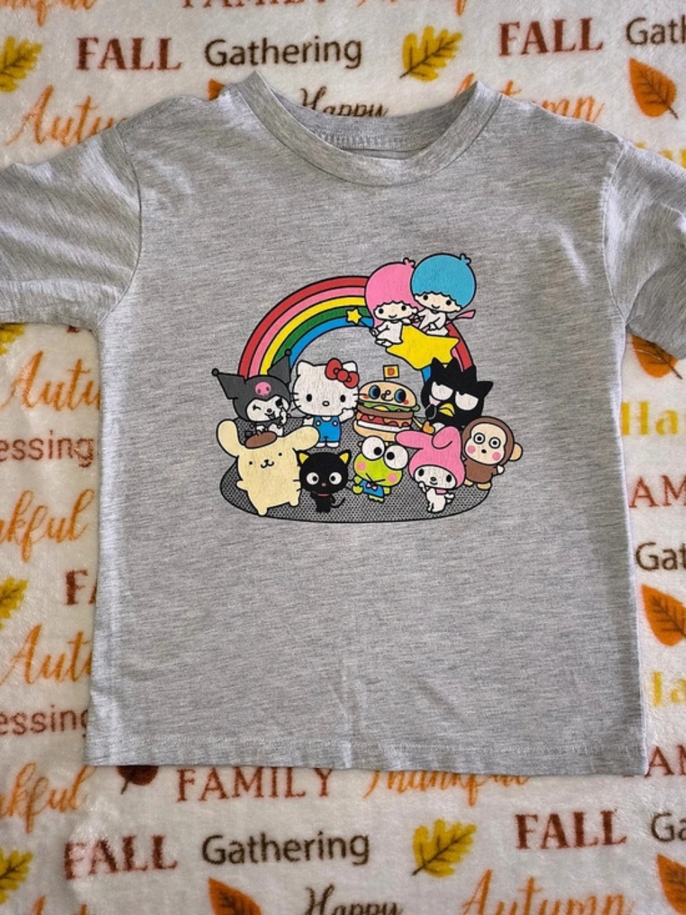 Sanrio Hello Kitty & Friends Rainbow Girls Graphic Tee Size 9/10 Gray